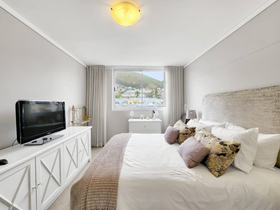 To Let 2 Bedroom Property for Rent in Three Anchor Bay Western Cape